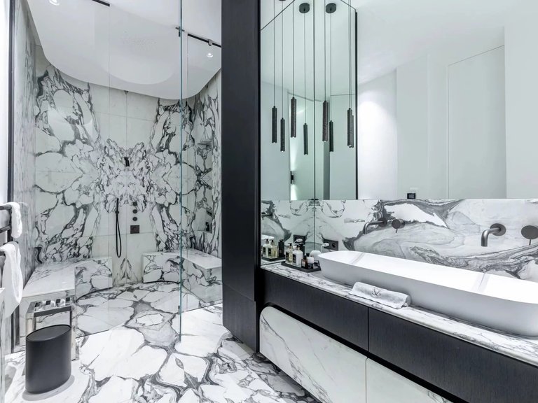 Apartment for Sale in 16th (trocadéro - Etoile - Passy), Golden Triangle - Trocadéro (8th - 16th) 7