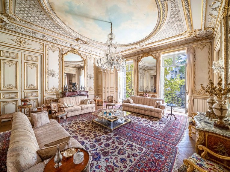 Apartment for Sale in 8th (golden Triangle - Parc Monceau), Golden Triangle - Trocadéro (8th - 16th) 1