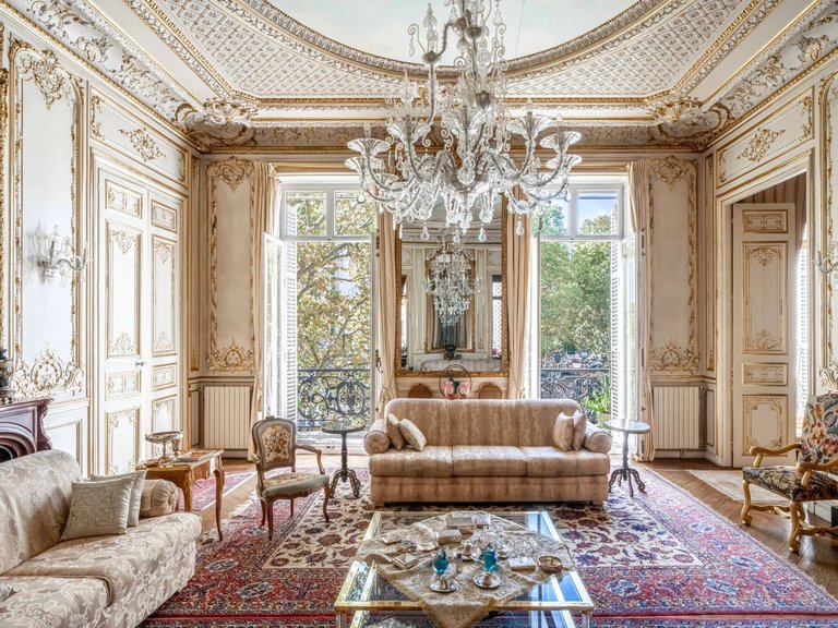 Apartment for Sale in 8th (golden Triangle - Parc Monceau), Golden Triangle - Trocadéro (8th - 16th) 2