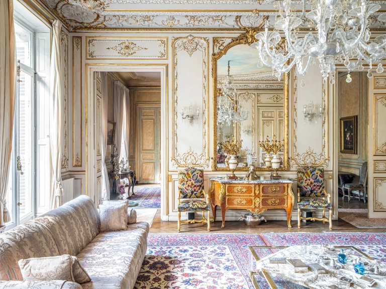 Apartment for Sale in 8th (golden Triangle - Parc Monceau), Golden Triangle - Trocadéro (8th - 16th) 3