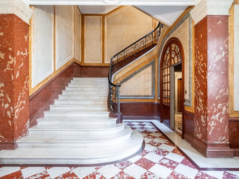 Apartment for Sale in 8th (golden Triangle - Parc Monceau), Golden Triangle - Trocadéro (8th - 16th) 5