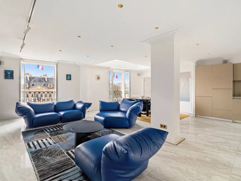 Apartment for Sale in 8th (golden Triangle - Parc Monceau), Golden Triangle - Trocadéro (8th - 16th) 2