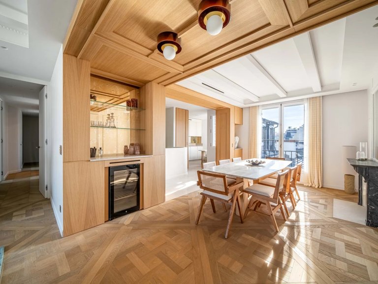 Apartment for Sale in 8th (golden Triangle - Parc Monceau), Golden Triangle - Trocadéro (8th - 16th) 1
