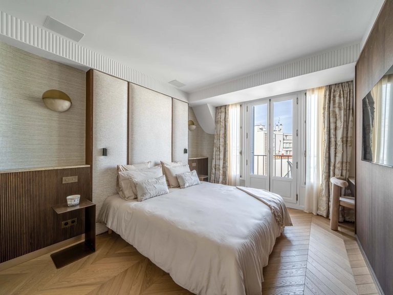 Apartment for Sale in 8th (golden Triangle - Parc Monceau), Golden Triangle - Trocadéro (8th - 16th) 7