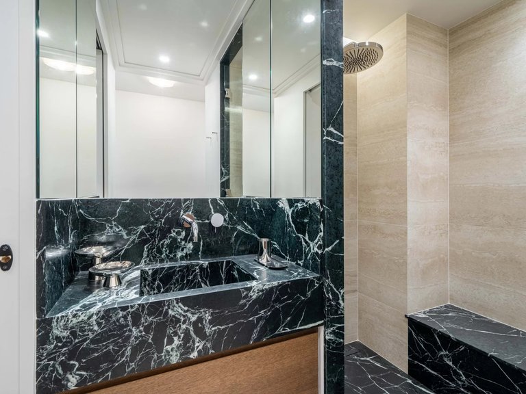 Apartment for Sale in 8th (golden Triangle - Parc Monceau), Golden Triangle - Trocadéro (8th - 16th) 8