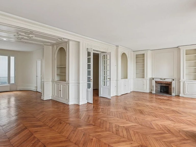 Apartment for Sale in 7th (invalides, Eiffel Tower, Orsay), Paris Left Bank (5th,6th & 7th ) 4