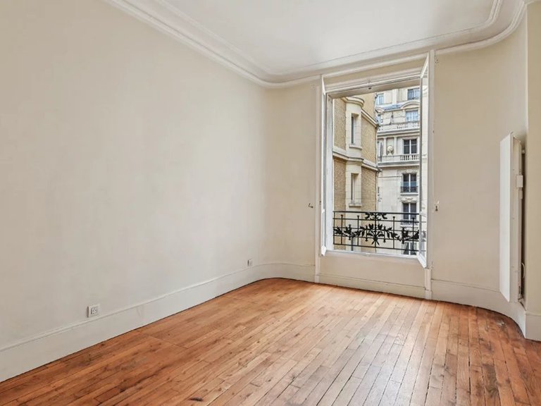Apartment for Sale in 7th (invalides, Eiffel Tower, Orsay), Paris Left Bank (5th,6th & 7th ) 8