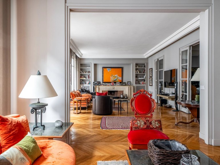 Apartment for Sale in 16th (trocadéro - Etoile - Passy), Golden Triangle - Trocadéro (8th - 16th) 4