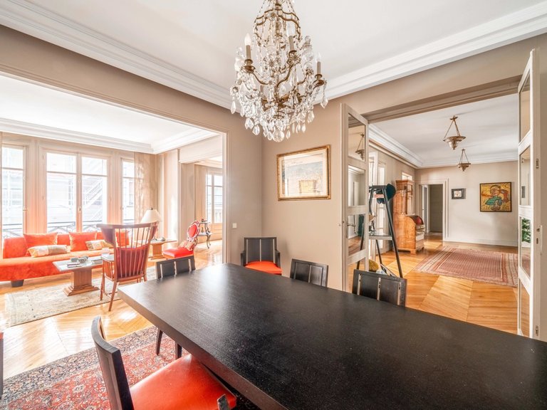 Apartment for Sale in 16th (trocadéro - Etoile - Passy), Golden Triangle - Trocadéro (8th - 16th) 5