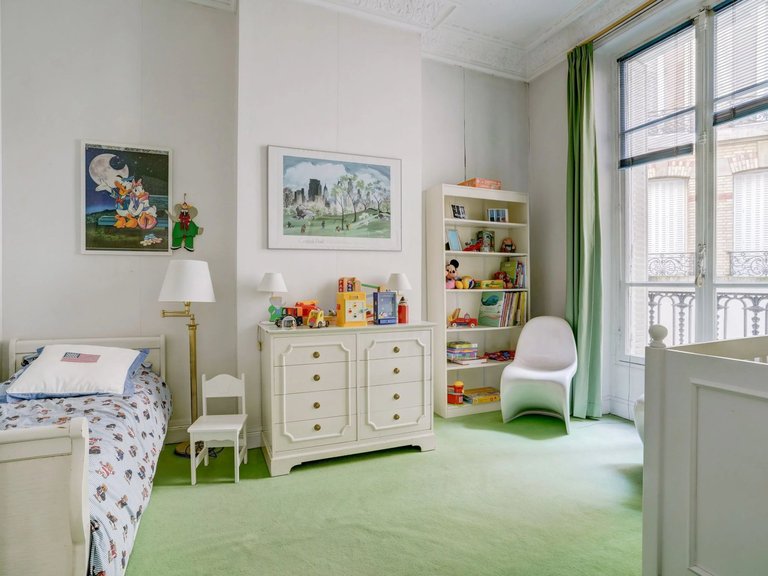 Apartment for Sale in 16th (trocadéro - Etoile - Passy), Golden Triangle - Trocadéro (8th - 16th) 4