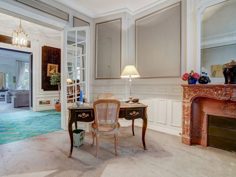 Apartment for Sale in 16th (trocadéro - Etoile - Passy), Golden Triangle - Trocadéro (8th - 16th) 5