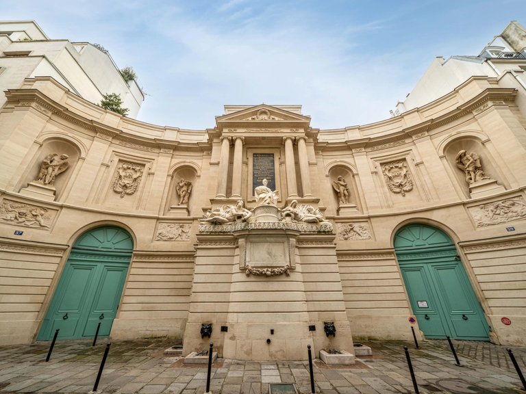 Apartment for Sale in 7th (invalides, Eiffel Tower, Orsay), Paris Left Bank (5th,6th & 7th ) 1