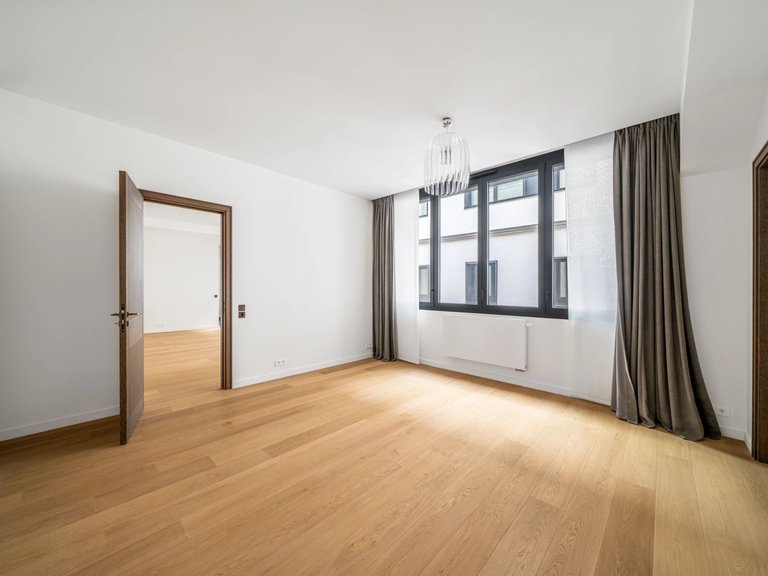 Apartment for Sale in 7th (invalides, Eiffel Tower, Orsay), Paris Left Bank (5th,6th & 7th ) 12
