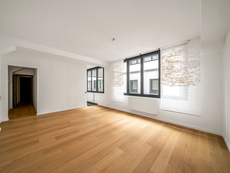 Apartment for Sale in 7th (invalides, Eiffel Tower, Orsay), Paris Left Bank (5th,6th & 7th ) 4