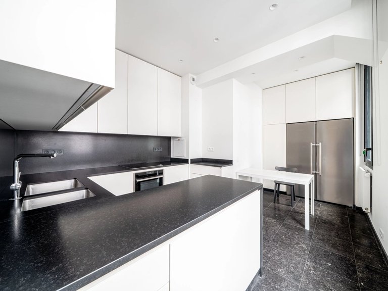 Apartment for Sale in 7th (invalides, Eiffel Tower, Orsay), Paris Left Bank (5th,6th & 7th ) 9