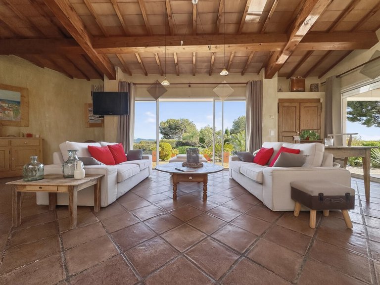 Villa for Sale in La Cadiere D Azur, Provence Coast (cassis To Cavalaire) 3