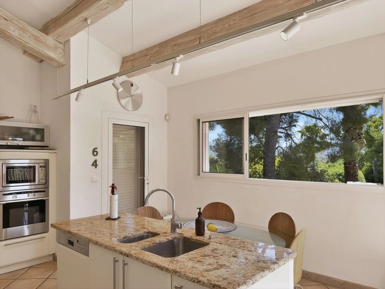 Villa for Sale in La Cadiere D Azur, Provence Coast (cassis To Cavalaire) 14