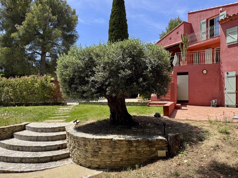 Villa for Sale in La Cadiere D Azur, Provence Coast (cassis To Cavalaire) 3