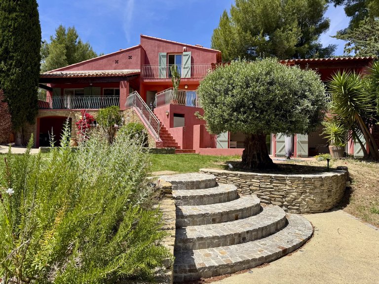 Villa for Sale in La Cadiere D Azur, Provence Coast (cassis To Cavalaire) 4