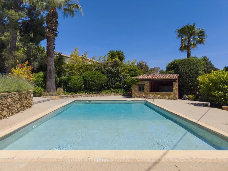 Villa for Sale in La Cadiere D Azur, Provence Coast (cassis To Cavalaire) 8
