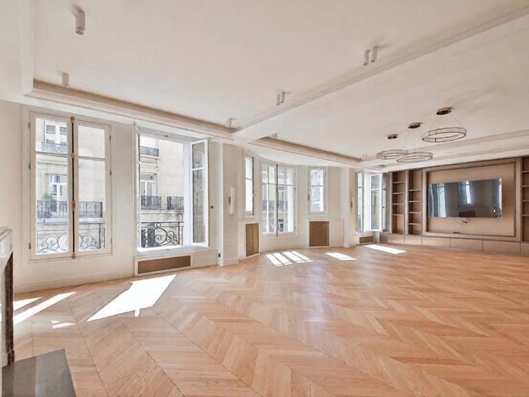 Apartment for Sale in 8th (golden Triangle - Parc Monceau), Golden Triangle - Trocadéro (8th - 16th) 3
