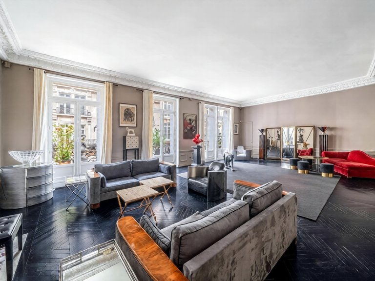 Apartment for Sale in 8th (golden Triangle - Parc Monceau), Golden Triangle - Trocadéro (8th - 16th) 1