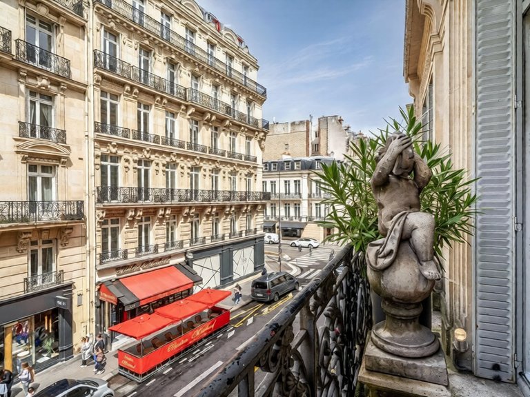 Apartment for Sale in 8th (golden Triangle - Parc Monceau), Golden Triangle - Trocadéro (8th - 16th) 4