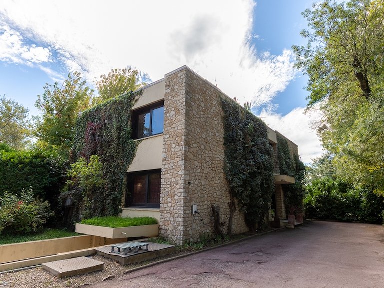 Villa for Sale in Bouc Bel Air, Marseille & Cote Bleu 1