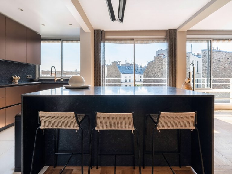 Apartment for Sale in 16th (trocadéro - Etoile - Passy), Golden Triangle - Trocadéro (8th - 16th) 3