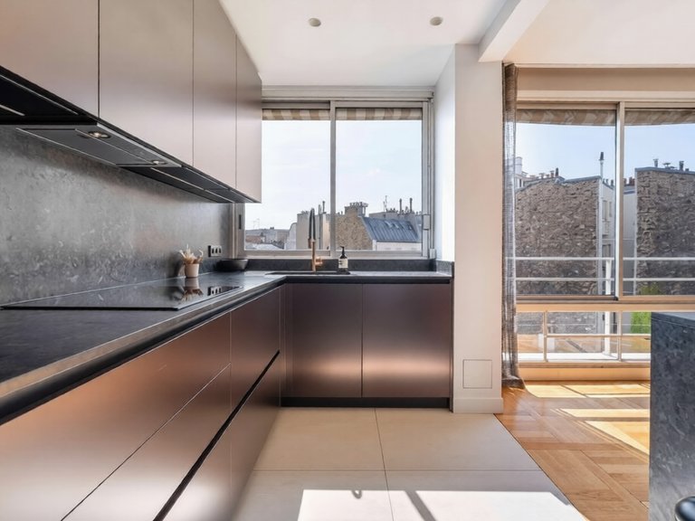 Apartment for Sale in 16th (trocadéro - Etoile - Passy), Golden Triangle - Trocadéro (8th - 16th) 4