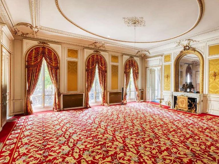 Apartment for Sale in 8th (golden Triangle - Parc Monceau), Golden Triangle - Trocadéro (8th - 16th) 1