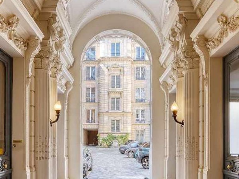 Apartment for Sale in 8th (golden Triangle - Parc Monceau), Golden Triangle - Trocadéro (8th - 16th) 6
