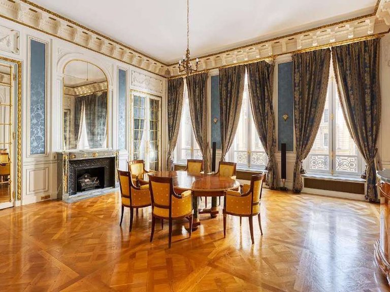 Apartment for Sale in 8th (golden Triangle - Parc Monceau), Golden Triangle - Trocadéro (8th - 16th) 3
