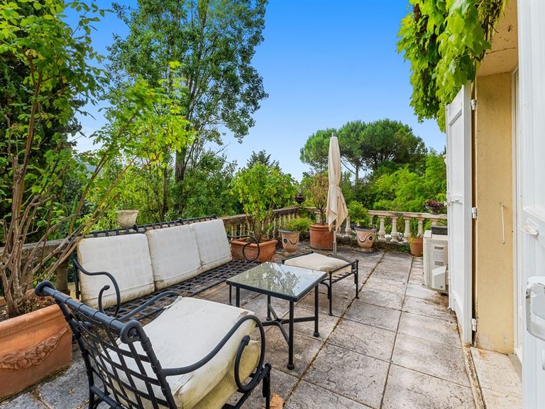 Villa for Sale in Grasse, Mougins, Valbonne, Grasse Area 16