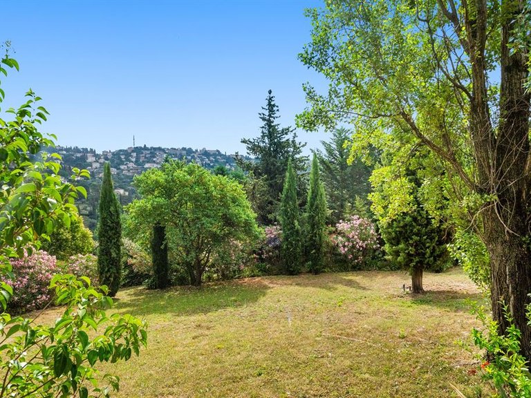 Villa for Sale in Grasse, Mougins, Valbonne, Grasse Area 7