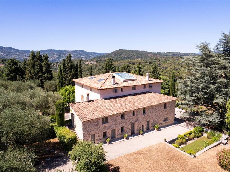 Villa for Sale in Grasse, Mougins, Valbonne, Grasse Area 12