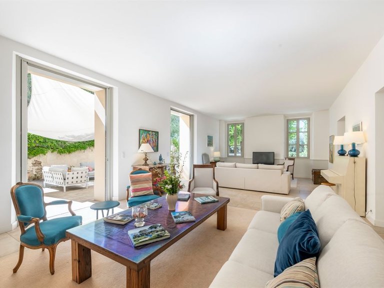 Villa for Sale in Grasse, Mougins, Valbonne, Grasse Area 16