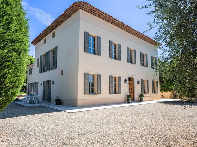 Villa for Sale in Grasse, Mougins, Valbonne, Grasse Area 7