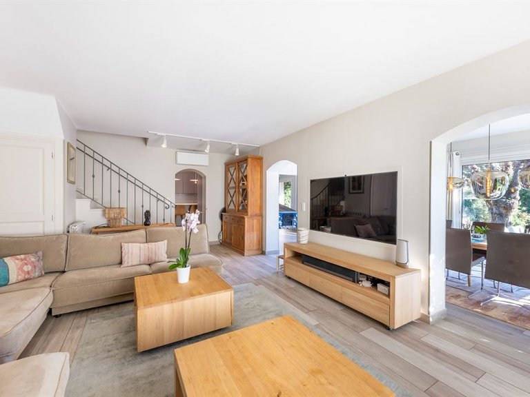 Villa for Sale in Peymeinade, Mougins, Valbonne, Grasse Area 13