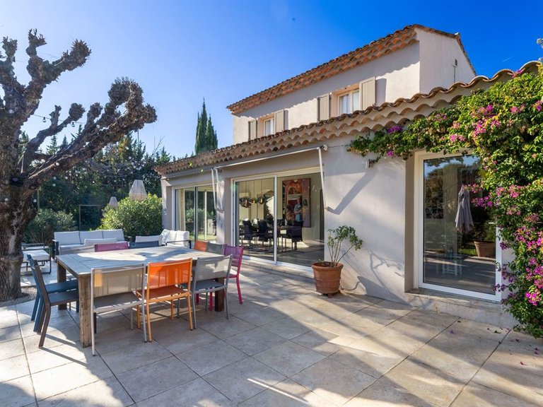Villa for Sale in Peymeinade, Mougins, Valbonne, Grasse Area 7