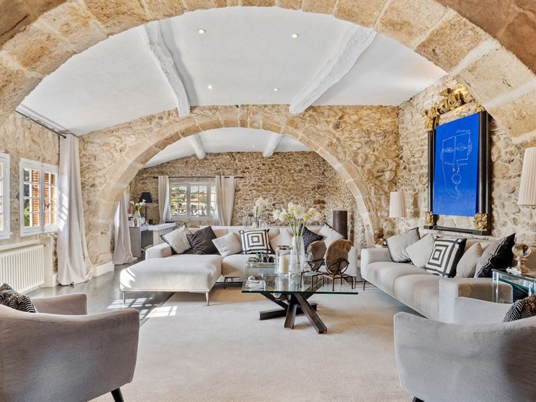 Villa for Sale in Biot, Mougins, Valbonne, Grasse Area 11