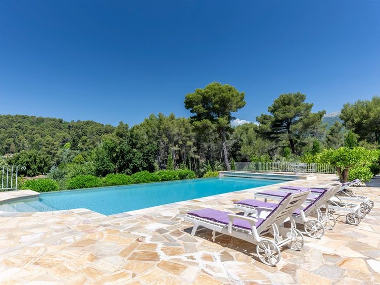Villa for Sale in Cabris, Mougins, Valbonne, Grasse Area 1