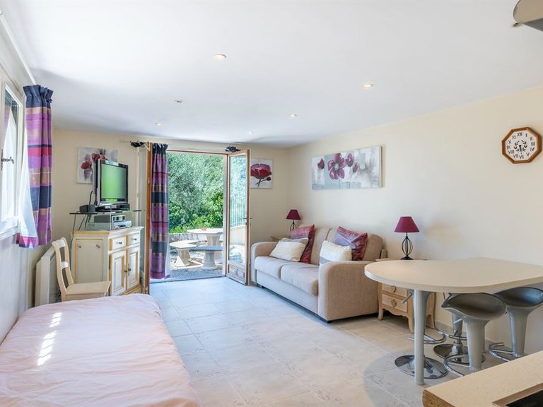 Villa for Sale in Cabris, Mougins, Valbonne, Grasse Area 18