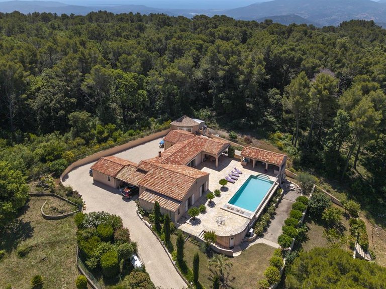 Villa for Sale in Cabris, Mougins, Valbonne, Grasse Area 6