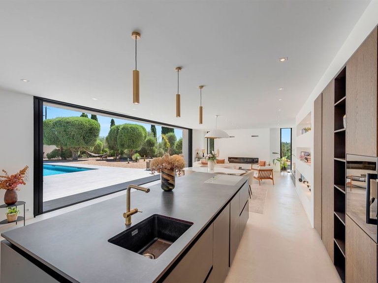 Villa for Sale in Le Tignet, Mougins, Valbonne, Grasse Area 11
