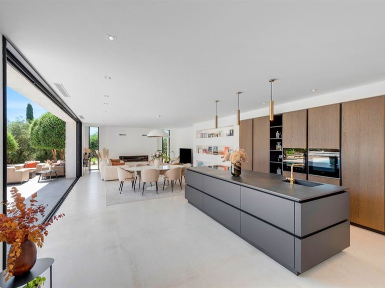 Villa for Sale in Le Tignet, Mougins, Valbonne, Grasse Area 10