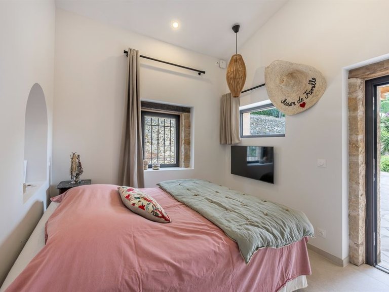 Villa for Sale in Speracedes, Mougins, Valbonne, Grasse Area 18