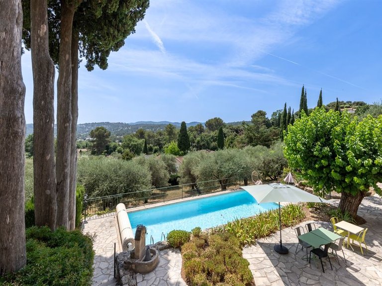 Villa for Sale in Speracedes, Mougins, Valbonne, Grasse Area 3