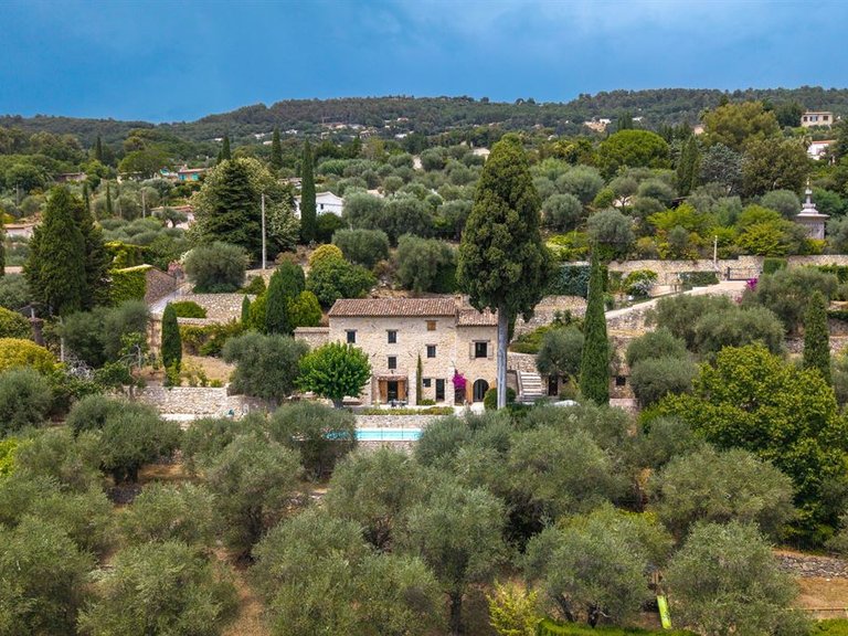 Villa for Sale in Speracedes, Mougins, Valbonne, Grasse Area 9