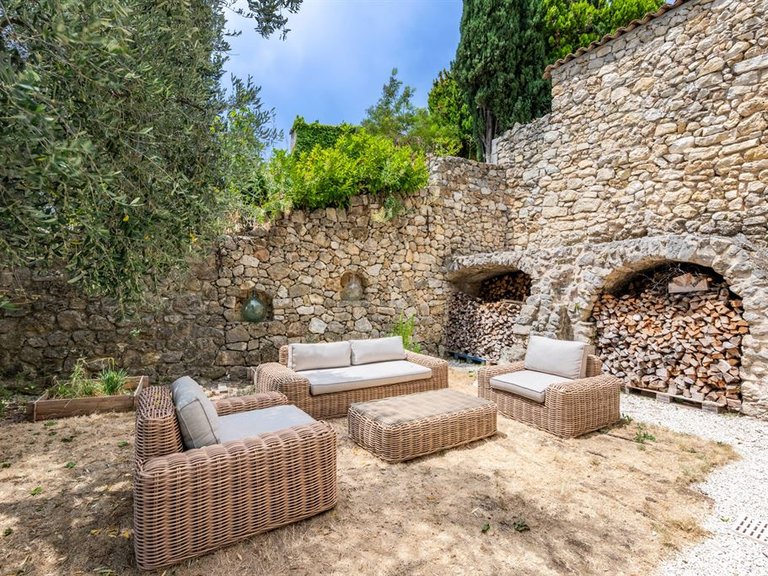 Villa for Sale in Speracedes, Mougins, Valbonne, Grasse Area 10